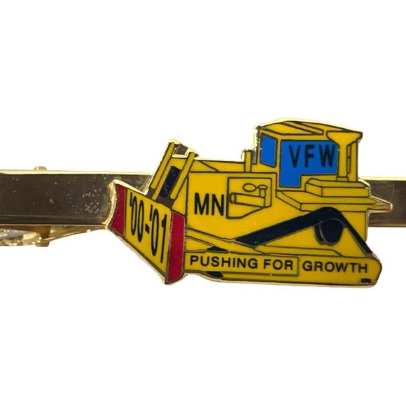 Pushing For Growth Grader 00/01 VFW Grader Tie Clip - Picture 1 of 4